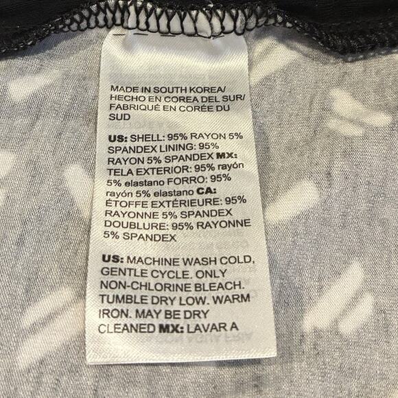 Chico's Top Women's Sz 3 (XL) Square Neck White Dash Print Soft Rayon 3/4 Sleeve - Picture 4 of 6